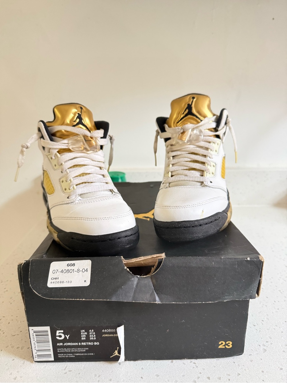 Jordan Kids White and Gold Retro Sneakers AIR JORDAN 5 RETRO BG